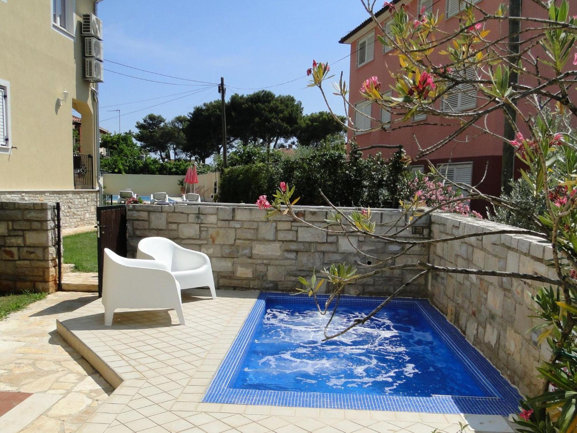 Ester-5 By Interhome * Umag